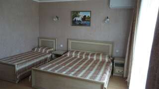 Гостиница Коралл Лоо комфотрный номер 3х местный-2